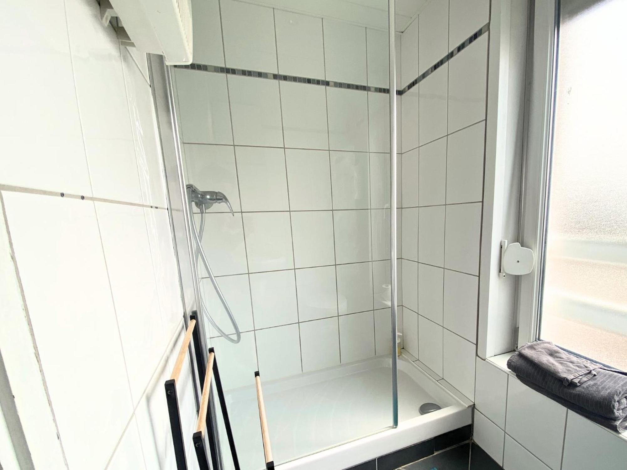 Studios & Appartements Confortables Au Centre De Bourbourg - Gare A Proximite Chambre photo