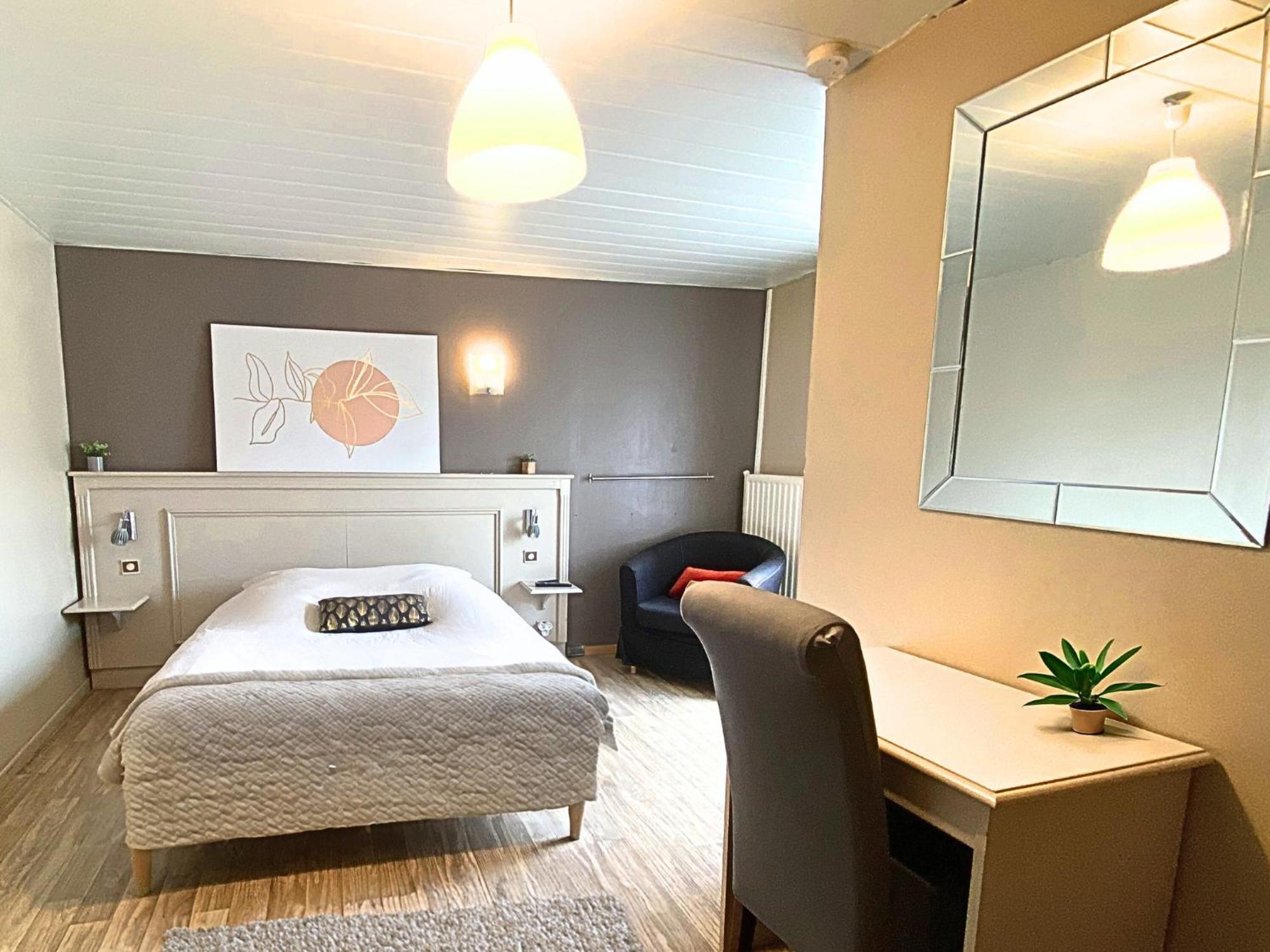 Studios & Appartements Confortables Au Centre De Bourbourg - Gare A Proximite Extérieur photo